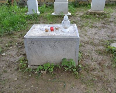 neidentifikovateľný podstavec