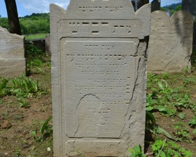 Erzsébet Neufeld rod. Laufer, 9.4.1910, 72-ročná /Dobriš, manželka Avrahama Neufelda, zomrela v pred