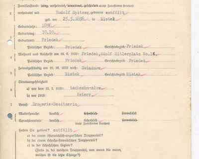 Ukázky evidenčních archů židovských obyvatel Frýdku-Místku z období Protektorátu. Sbírka manželů Pol
