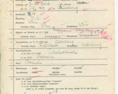 Ukázky evidenčních archů židovských obyvatel Frýdku-Místku z období Protektorátu. Sbírka manželů Pol